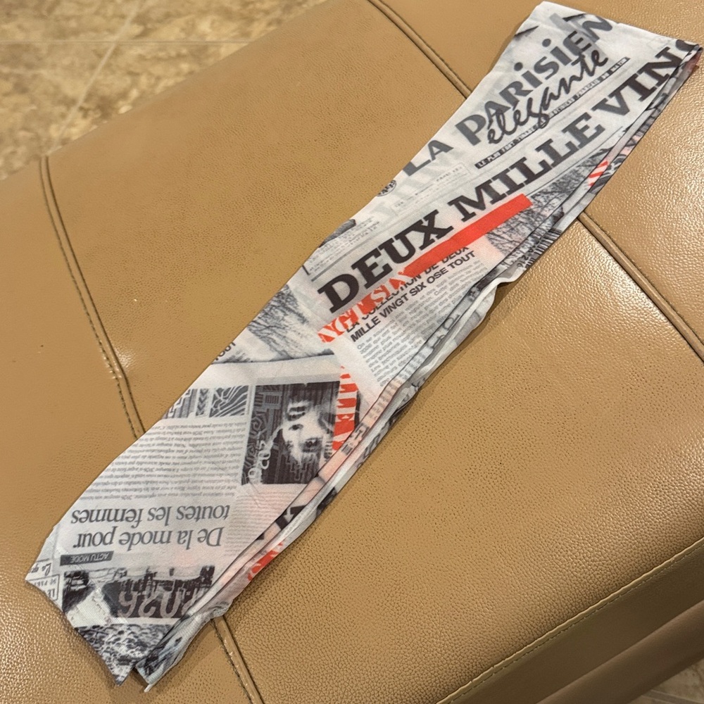 BNWT 2026 from France 🇫🇷 Newspaper Print Tights TILL ANKLE - Picture 5 of 5